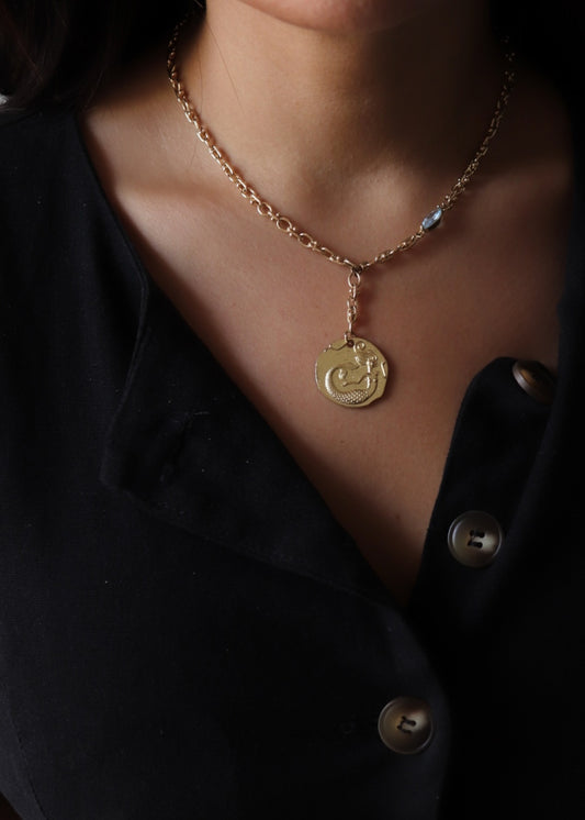 Aurelia Medallion